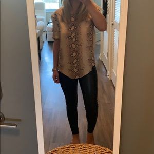 Equipment short sleeve top